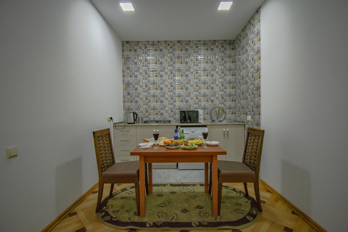Nana'S Guesthouse Батуми Екстериор снимка