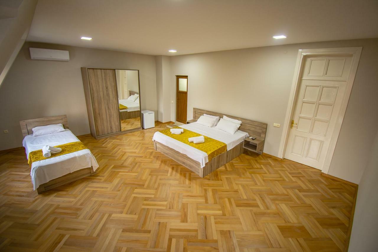 Nana'S Guesthouse Батуми Екстериор снимка