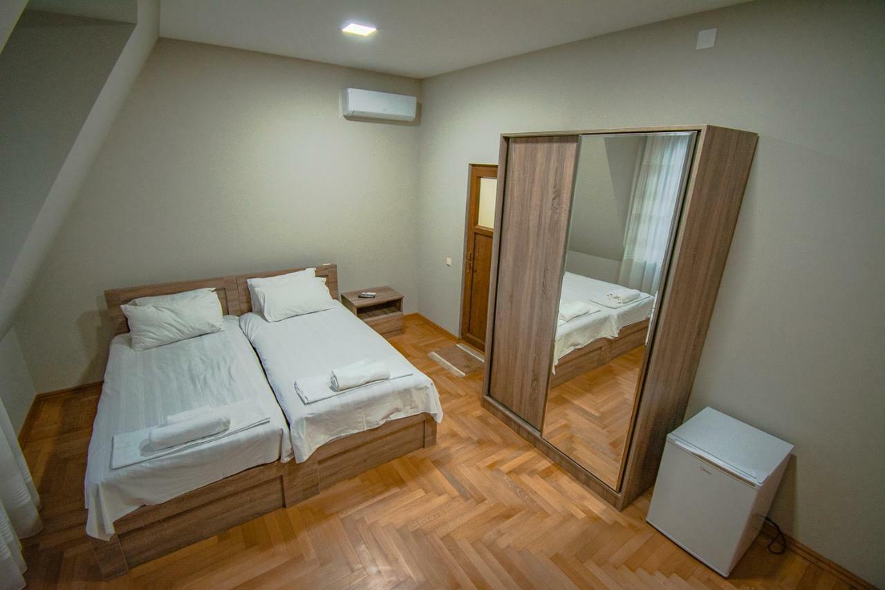 Nana'S Guesthouse Батуми Екстериор снимка