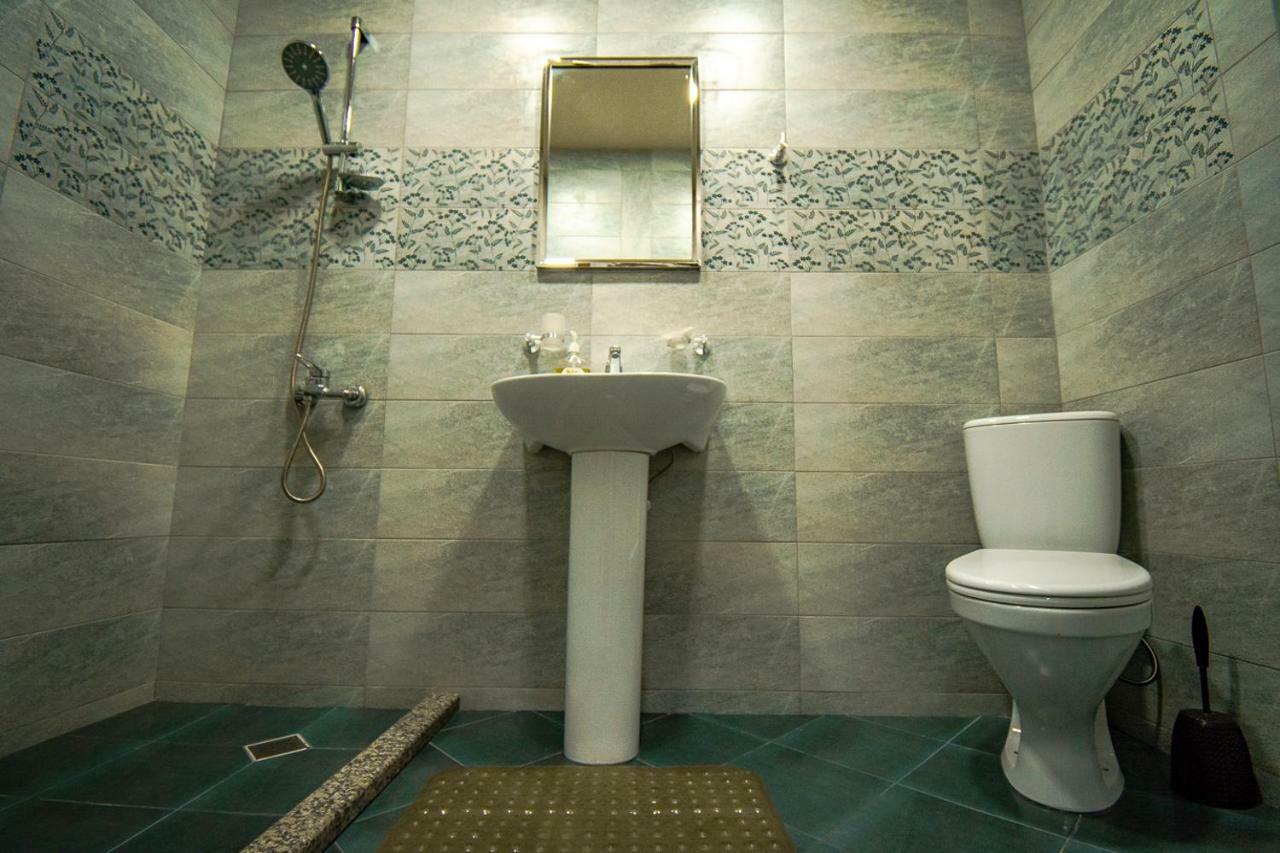 Nana'S Guesthouse Батуми Екстериор снимка